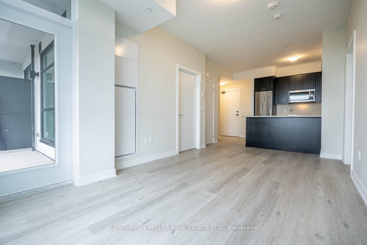 600 North Service Rd, #512