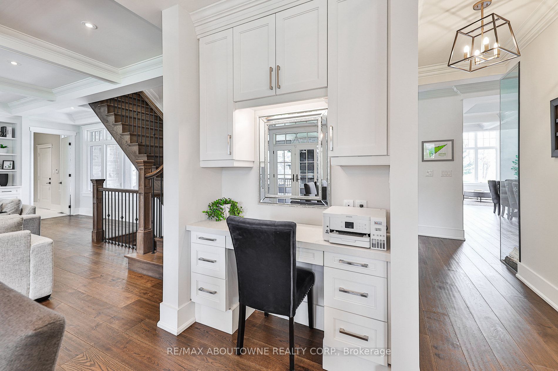 51 Central Dr
