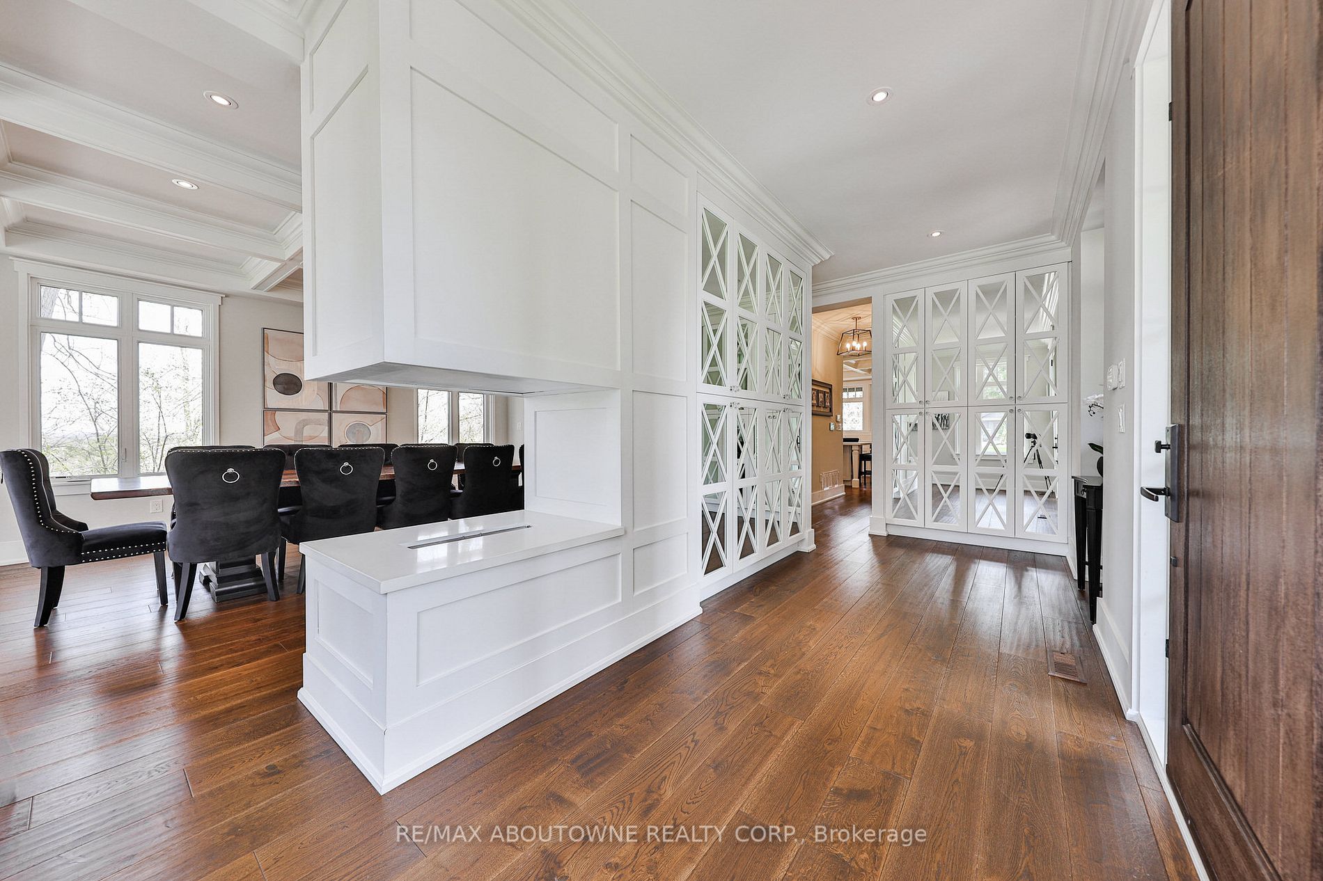 51 Central Dr