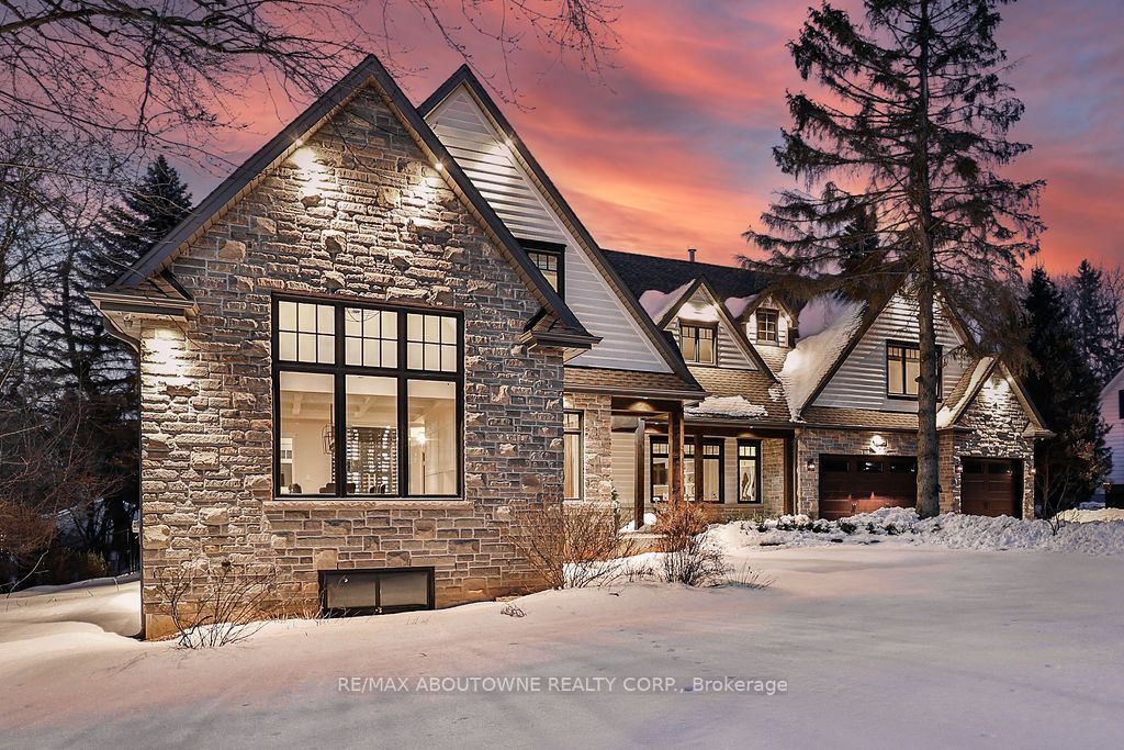 51 Central Dr