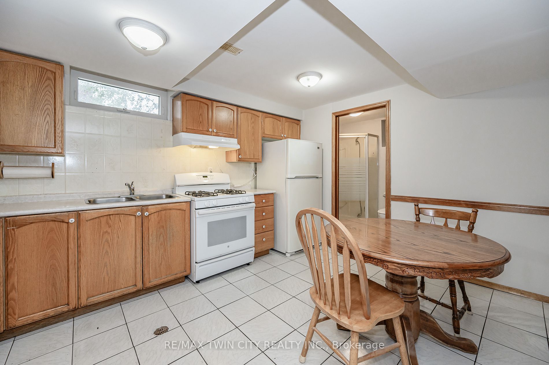 96 Waterloo St