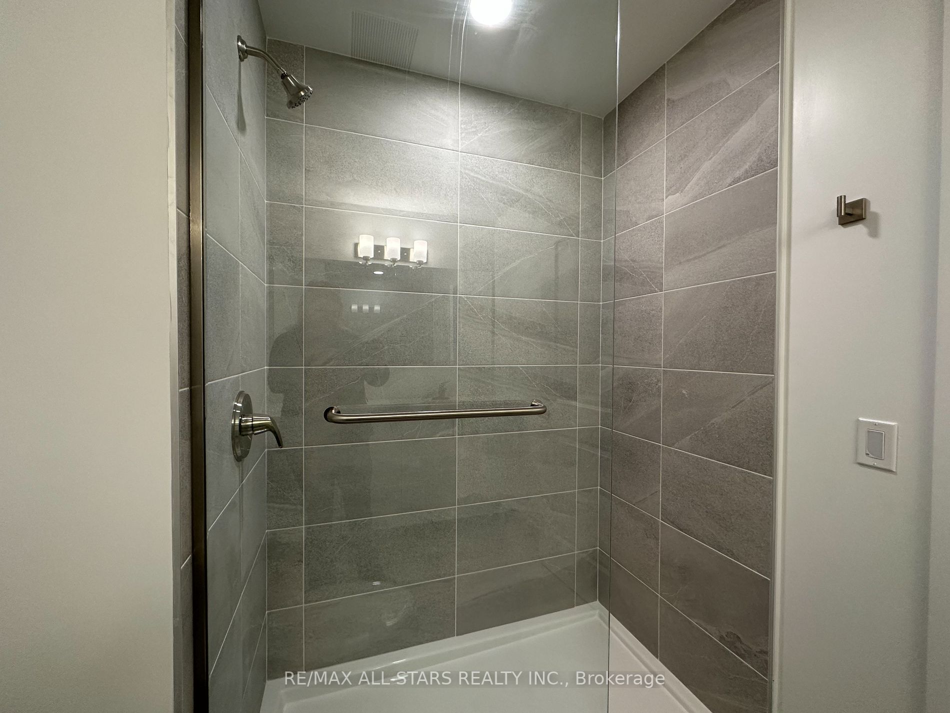 19A West St, #205
