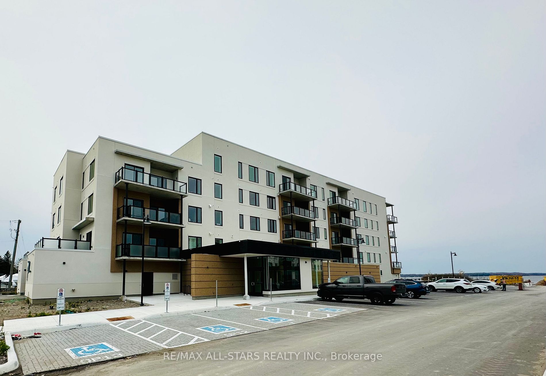 19A West St, #205