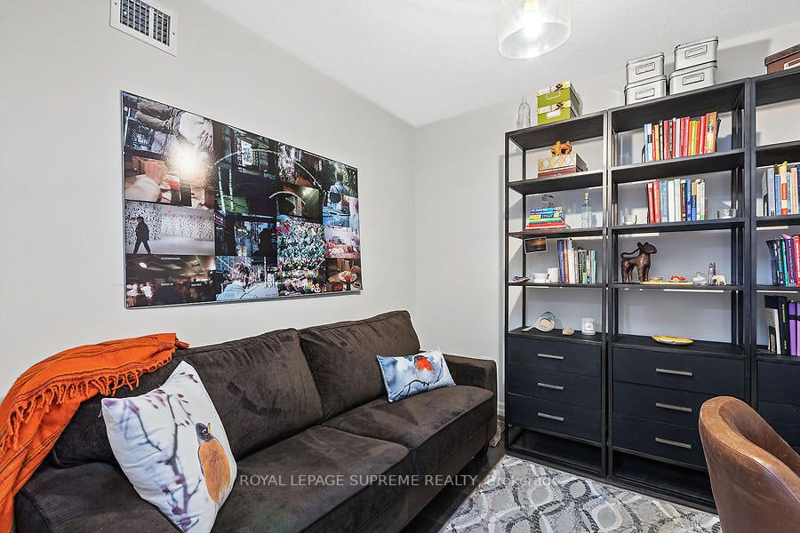 150 Wellington St E, #509