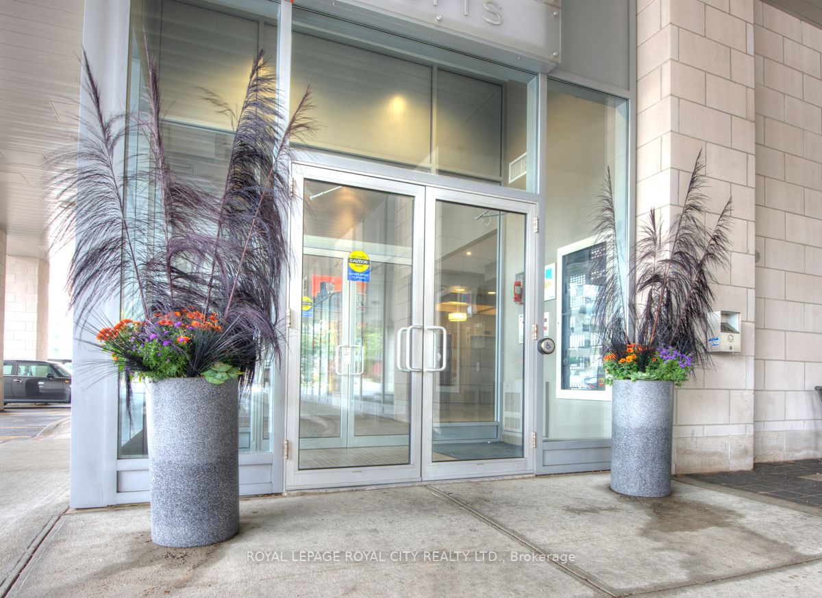 191 King St S, #303