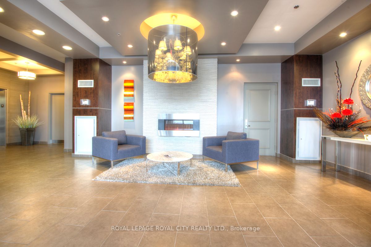 191 King St S, #303