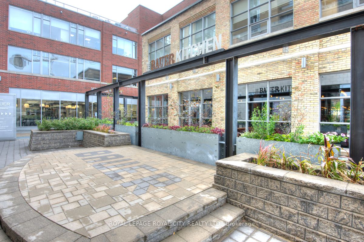 191 King St S, #303
