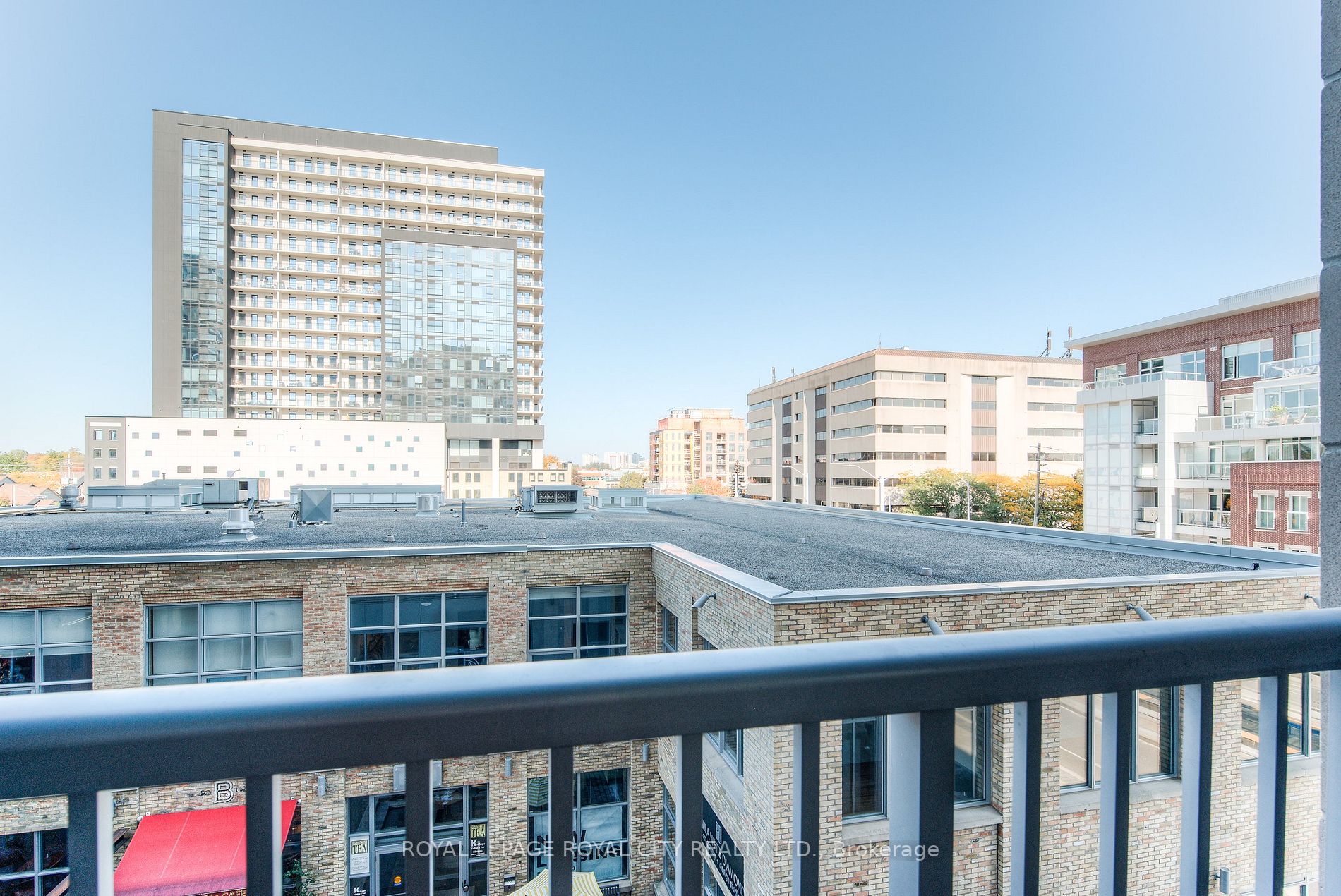 191 King St S, #303