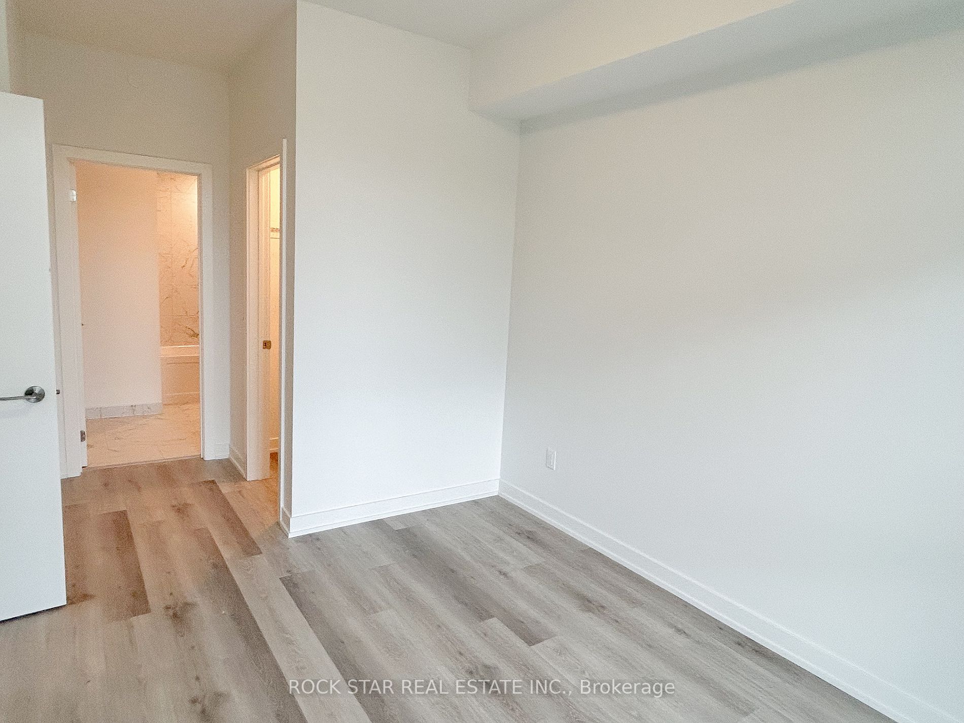 600 North Service Rd, #110