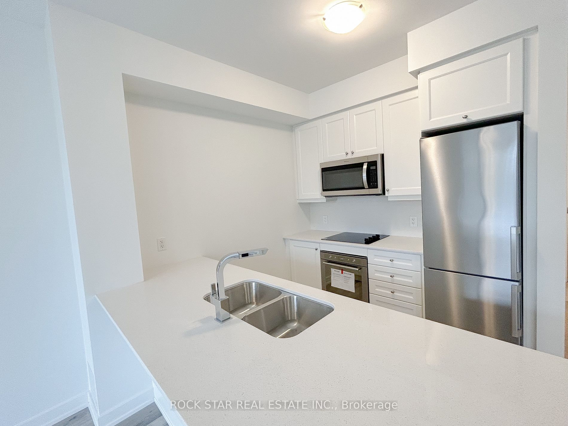 600 North Service Rd, #110