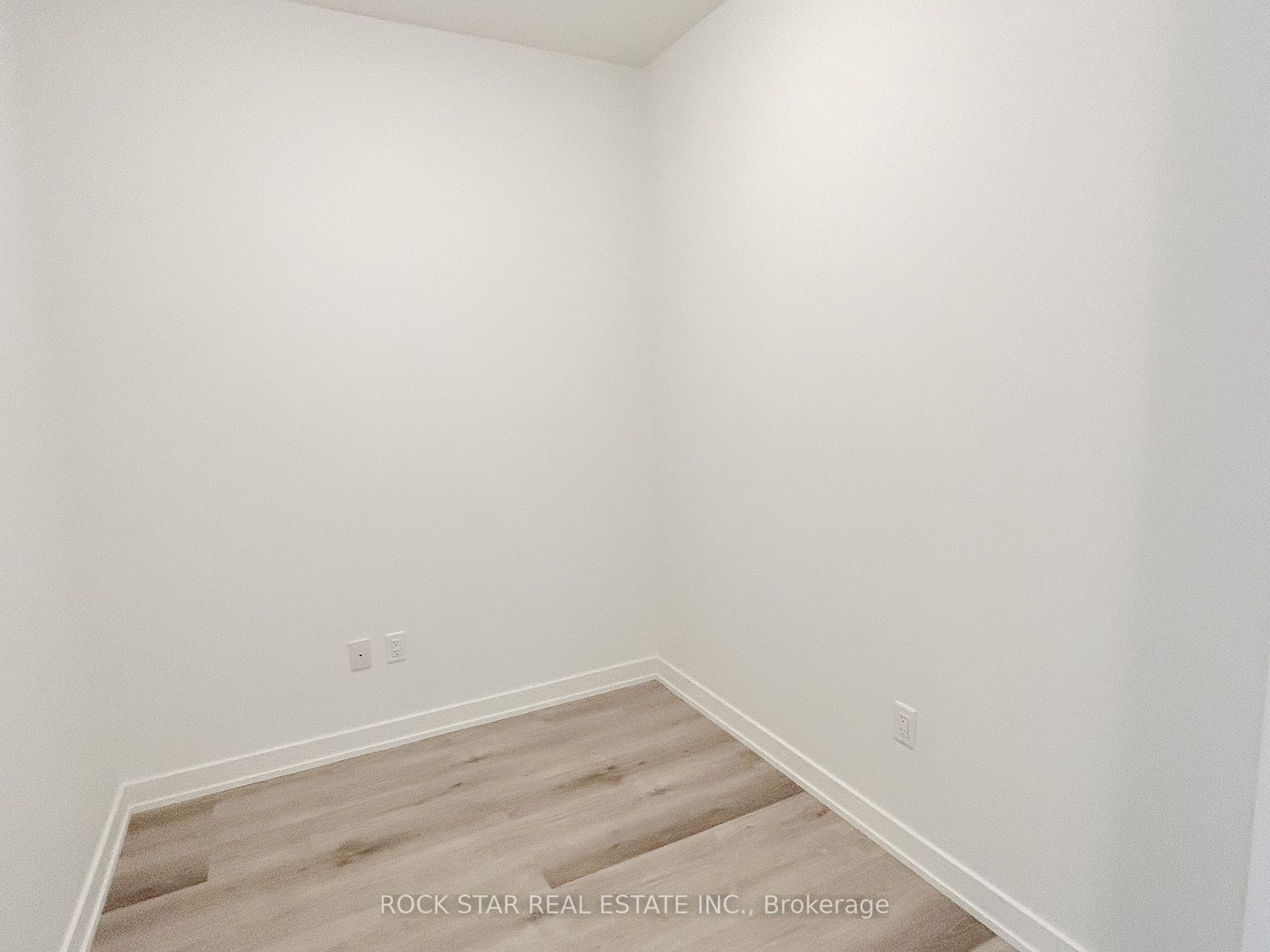 600 North Service Rd, #110
