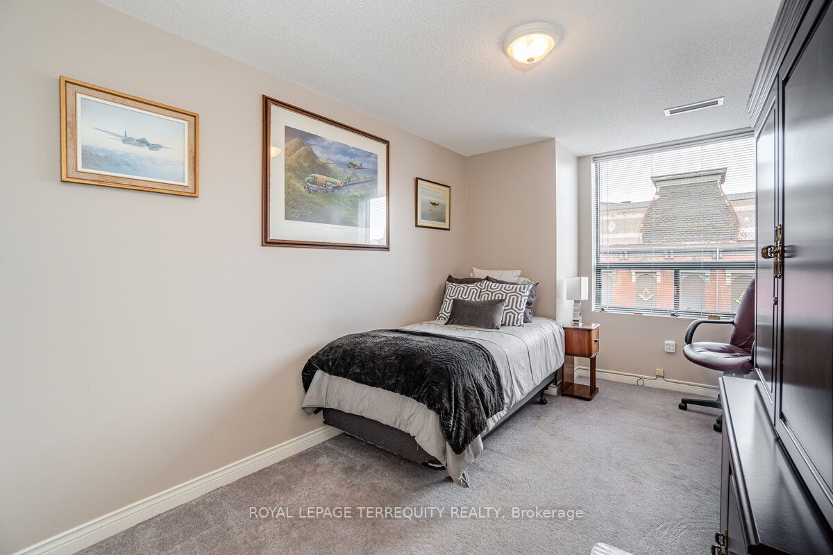 8 Main St, #303