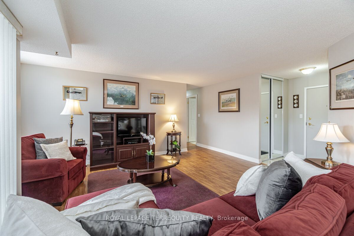 8 Main St, #303