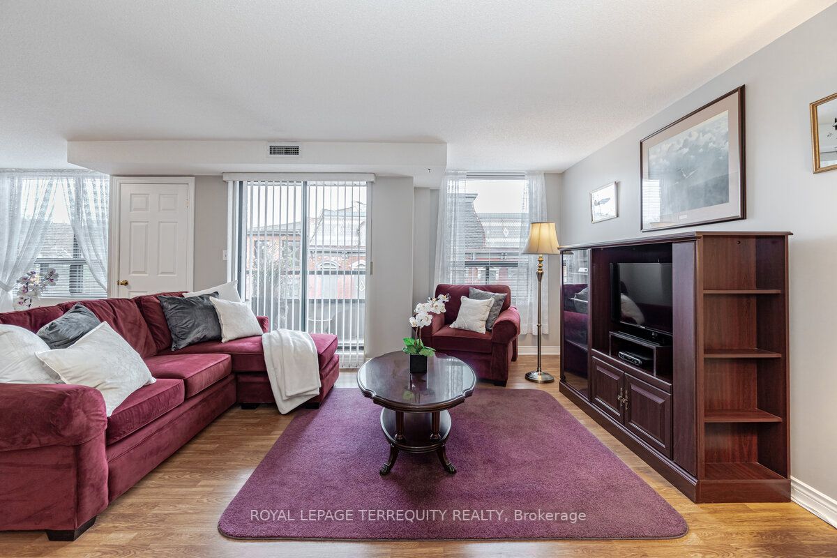 8 Main St, #303
