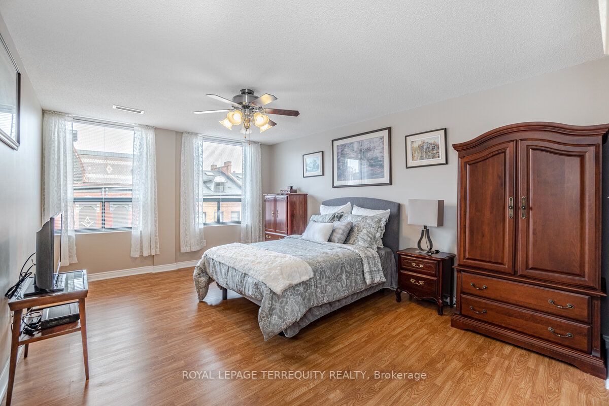 8 Main St, #303