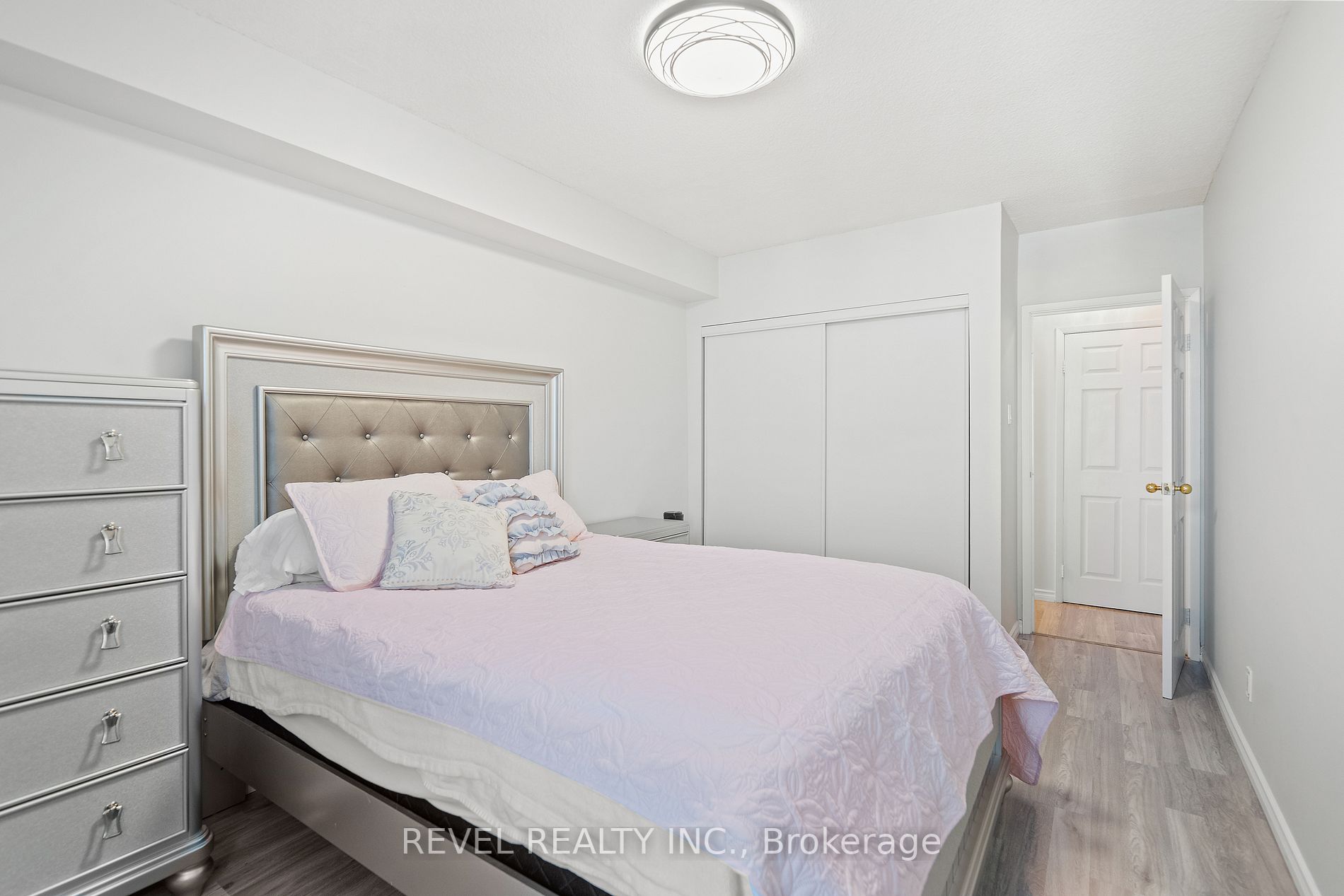 9 Bonheur Crt, #912