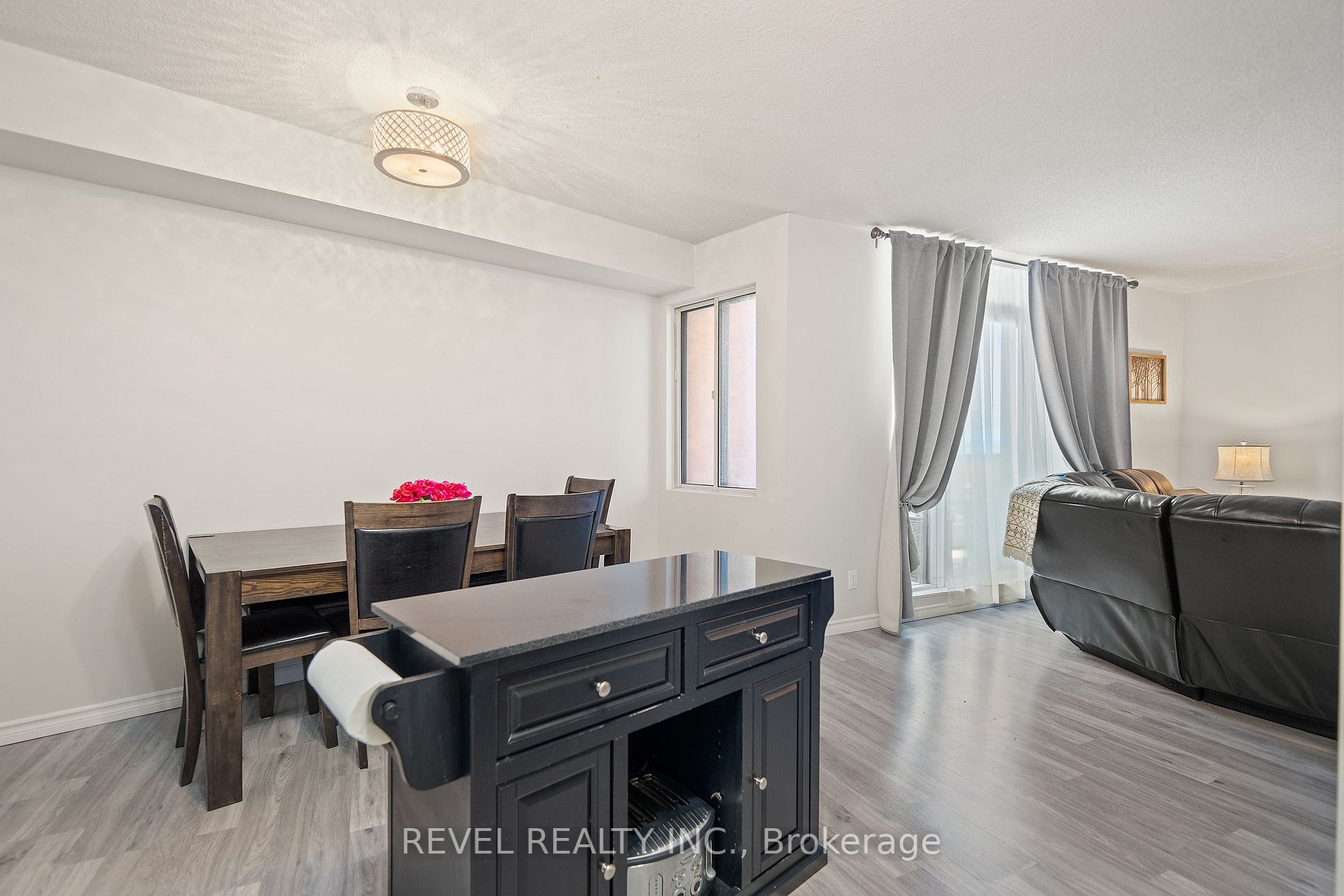 9 Bonheur Crt, #912