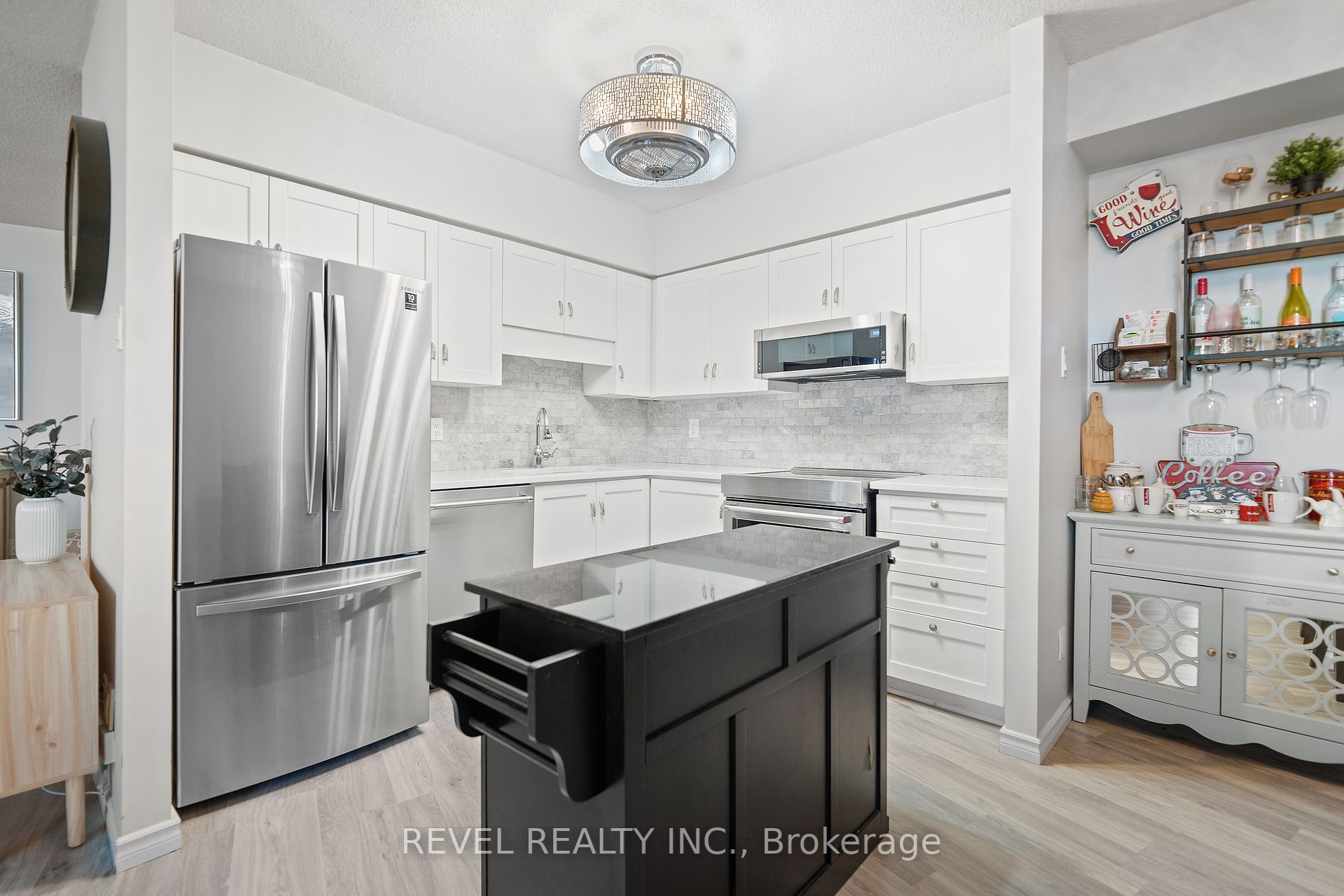 9 Bonheur Crt, #912
