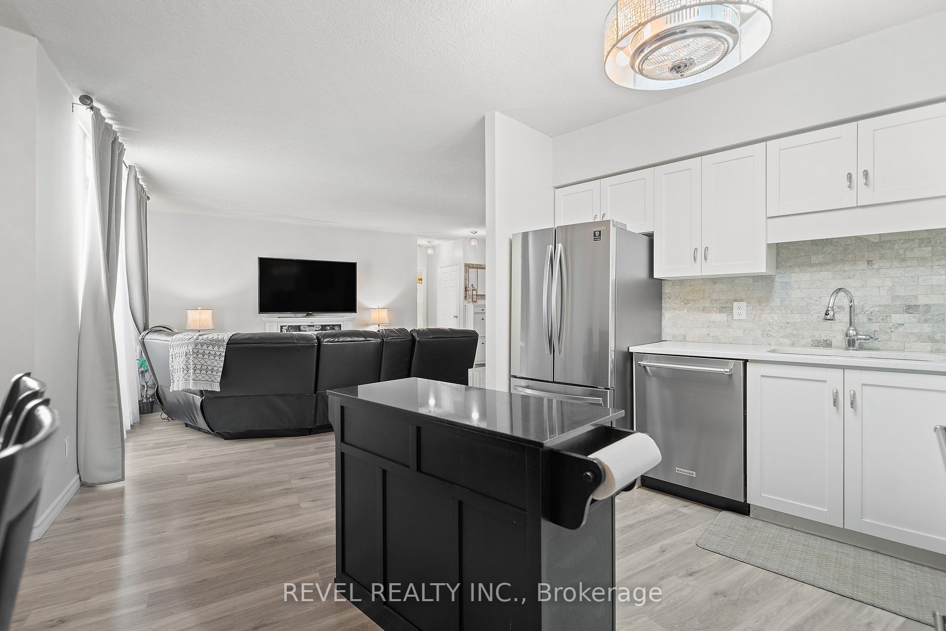 9 Bonheur Crt, #912