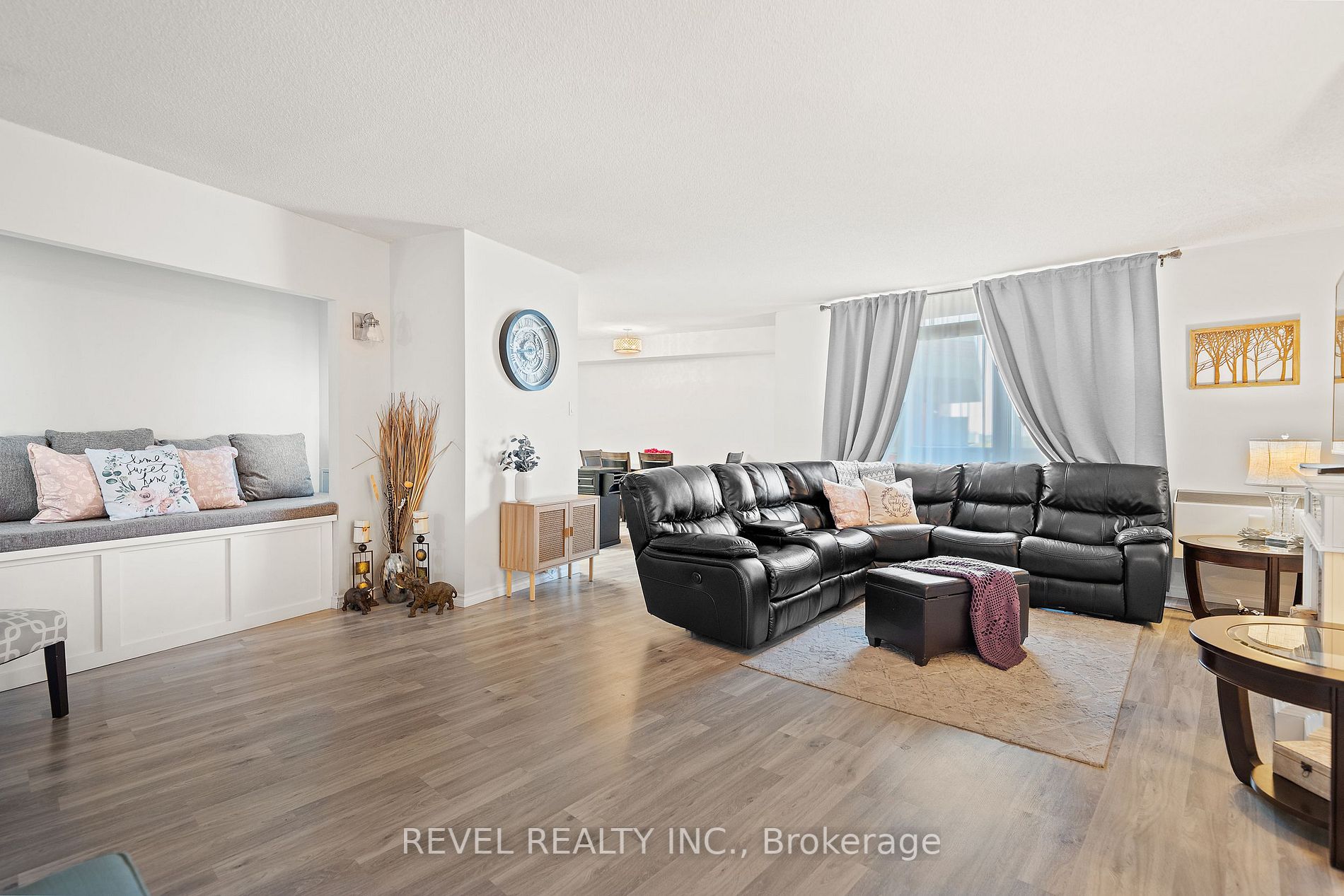 9 Bonheur Crt, #912