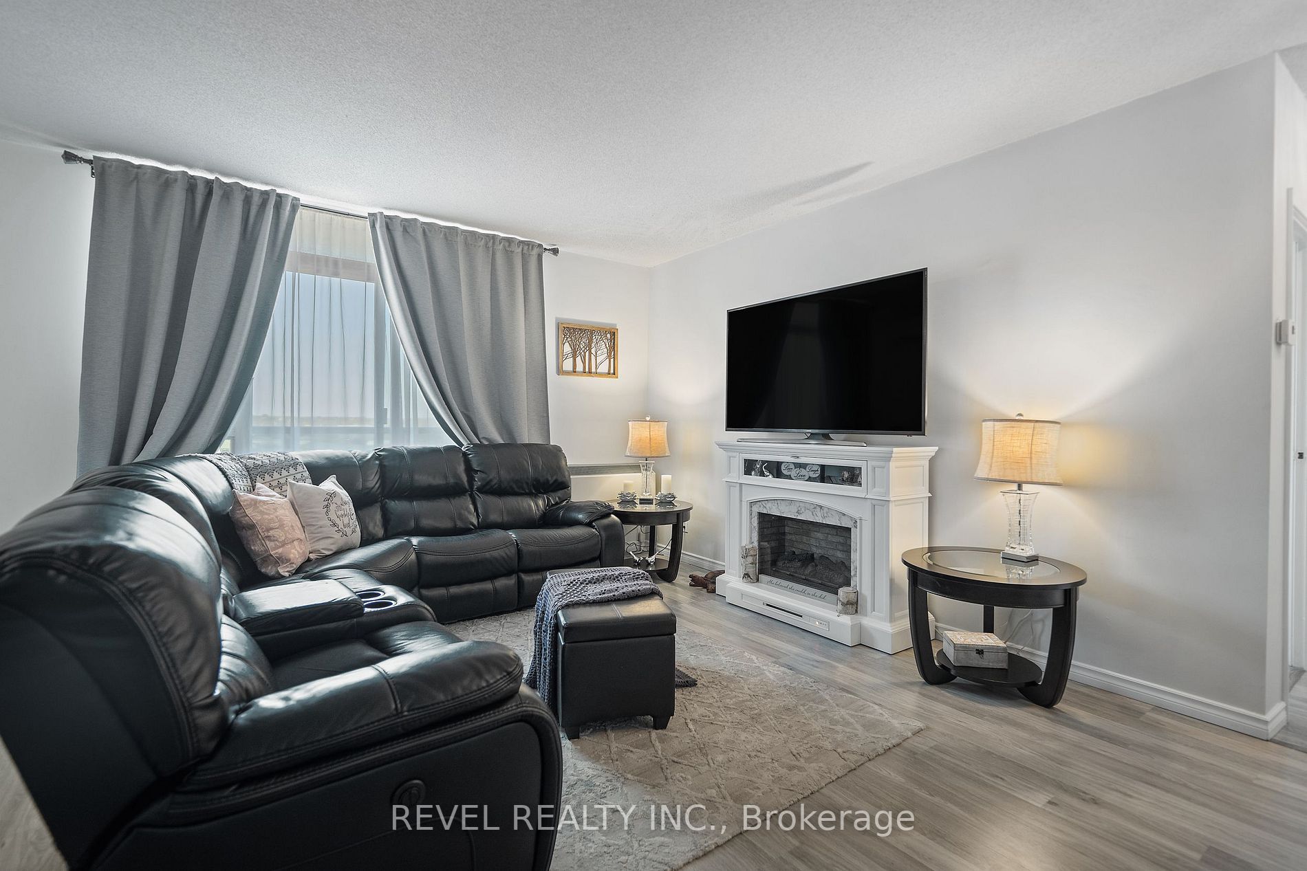 9 Bonheur Crt, #912