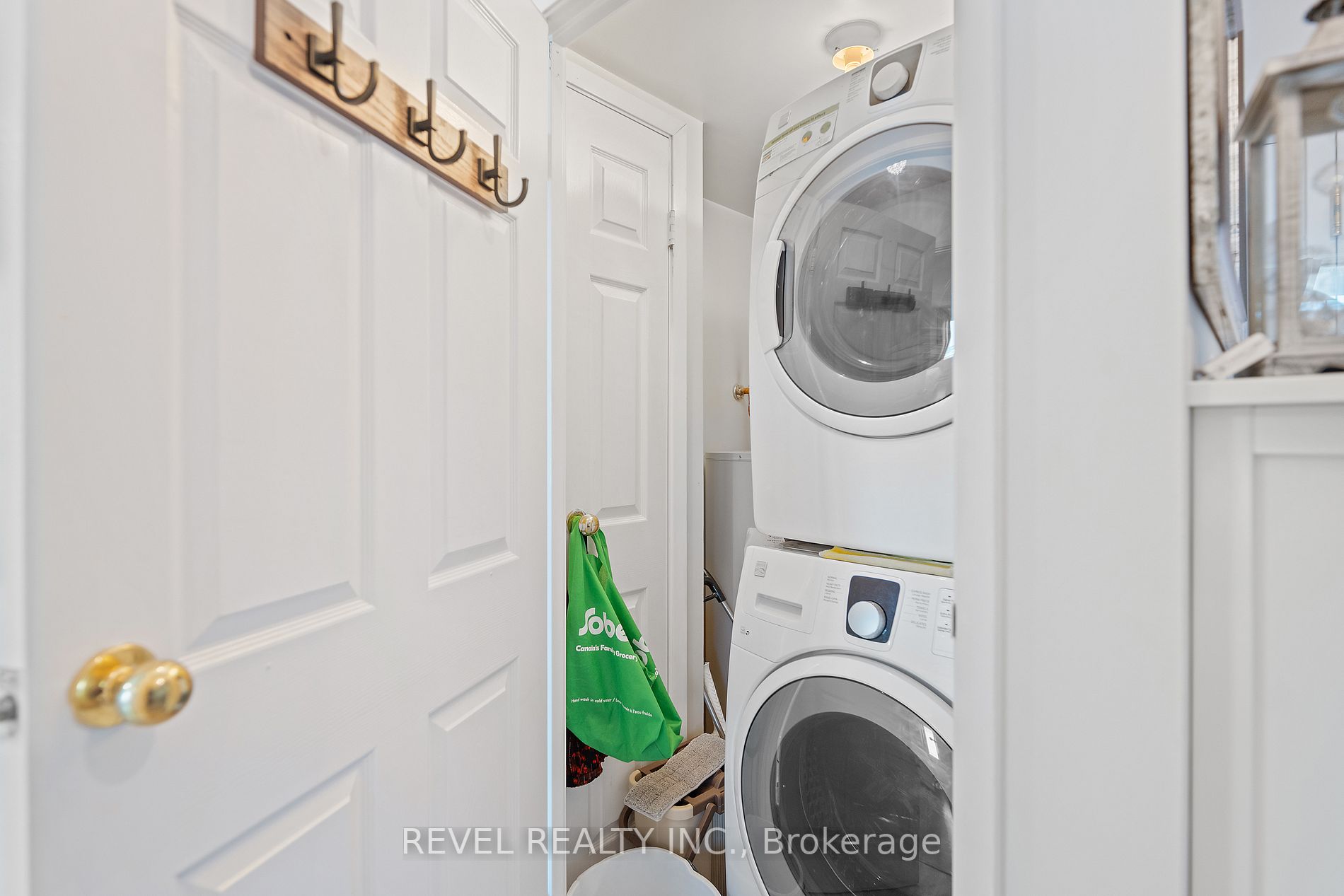 9 Bonheur Crt, #912