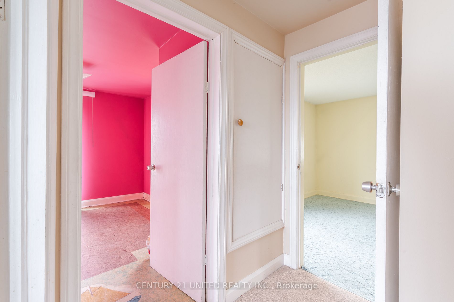 212 Rogers St W