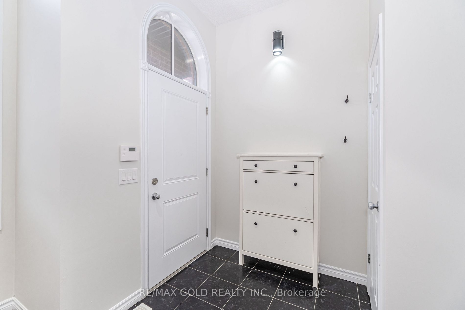 153 Walnut St S