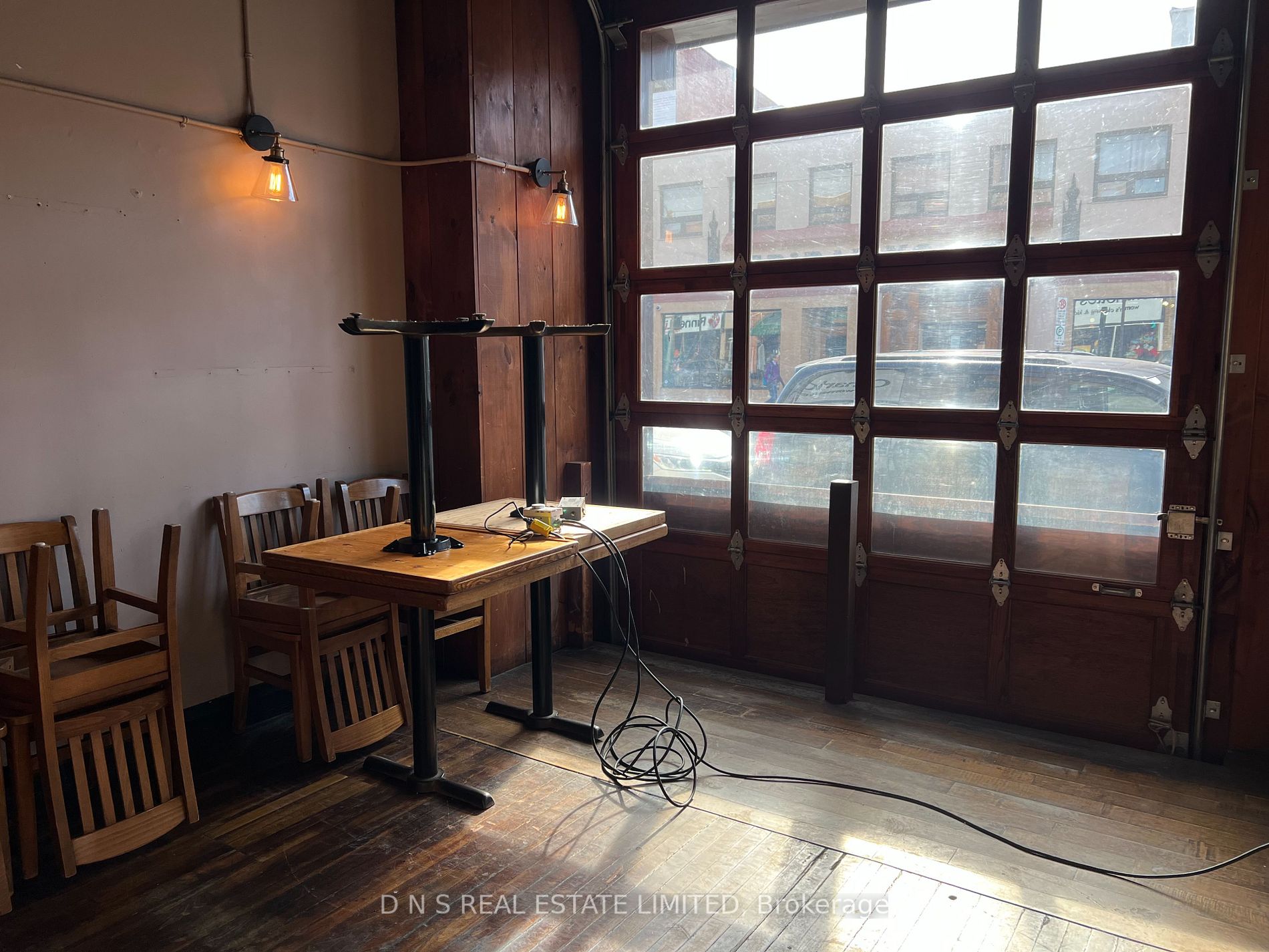 182-184 Charlotte St