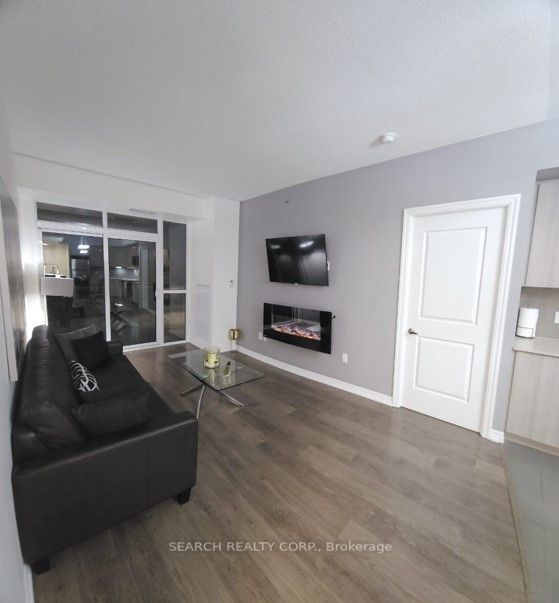 560 North Service Rd, #802
