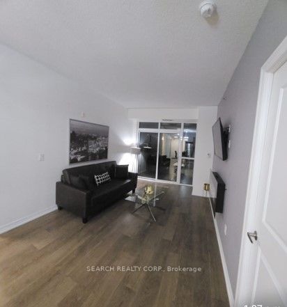 560 North Service Rd, #802