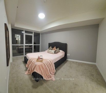 560 North Service Rd, #802