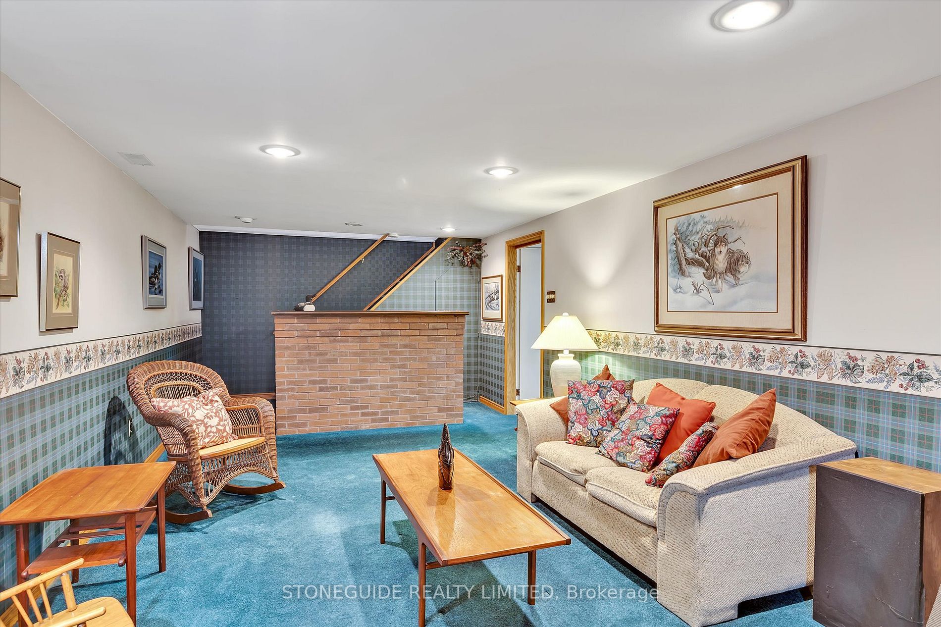 1322 Amundsen Ave