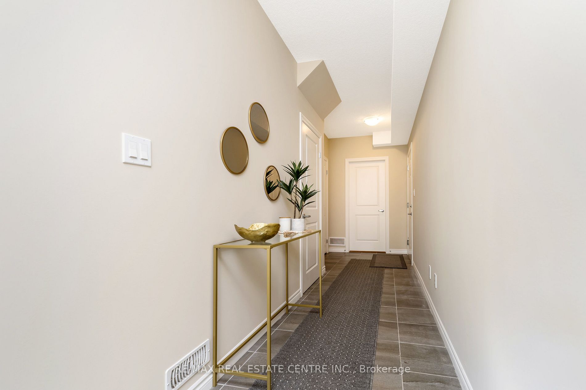 16 Guthrie Lane, #18