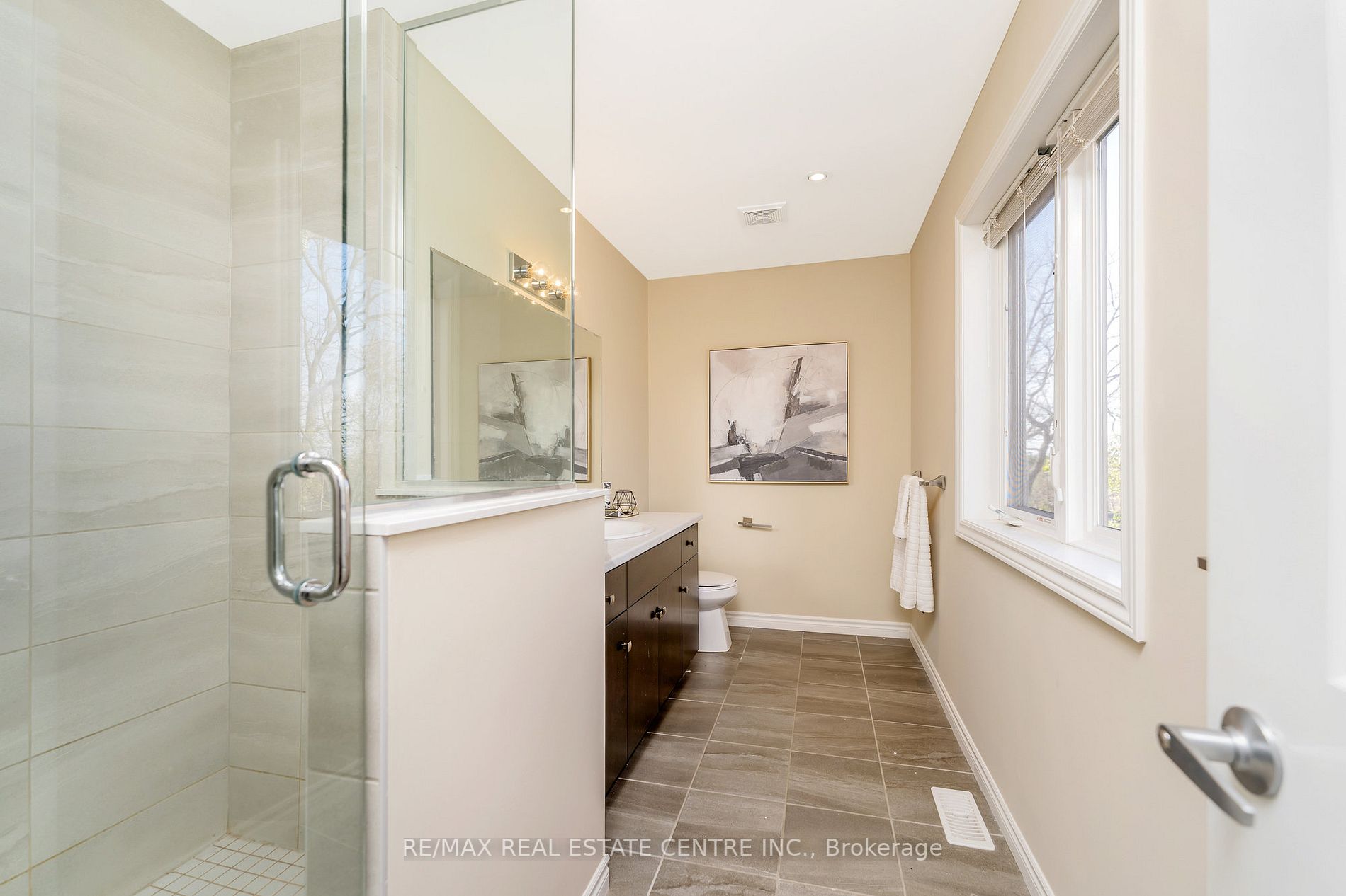 16 Guthrie Lane, #18