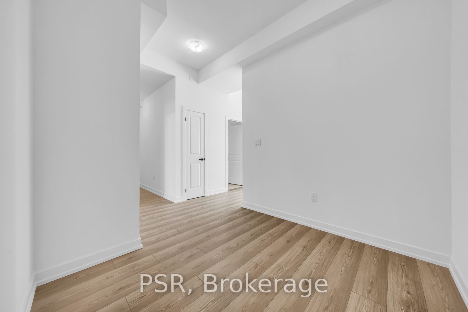 450 Dundas St E, #1213
