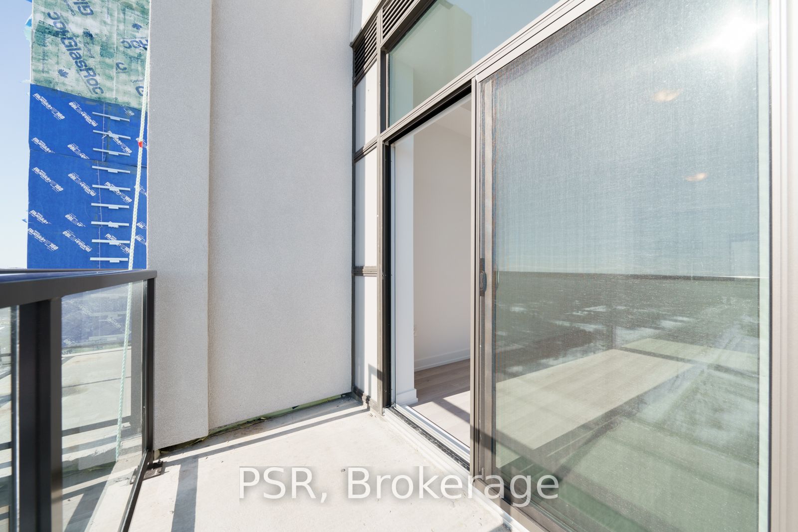 450 Dundas St E, #1213
