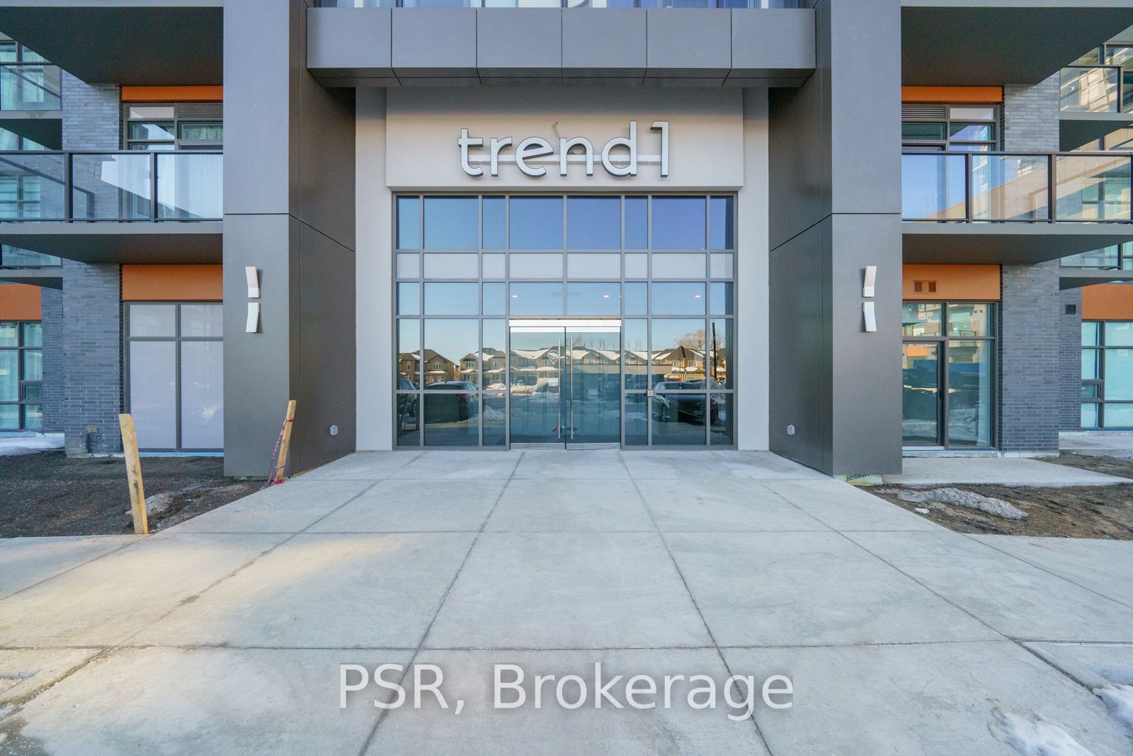 450 Dundas St E, #1213