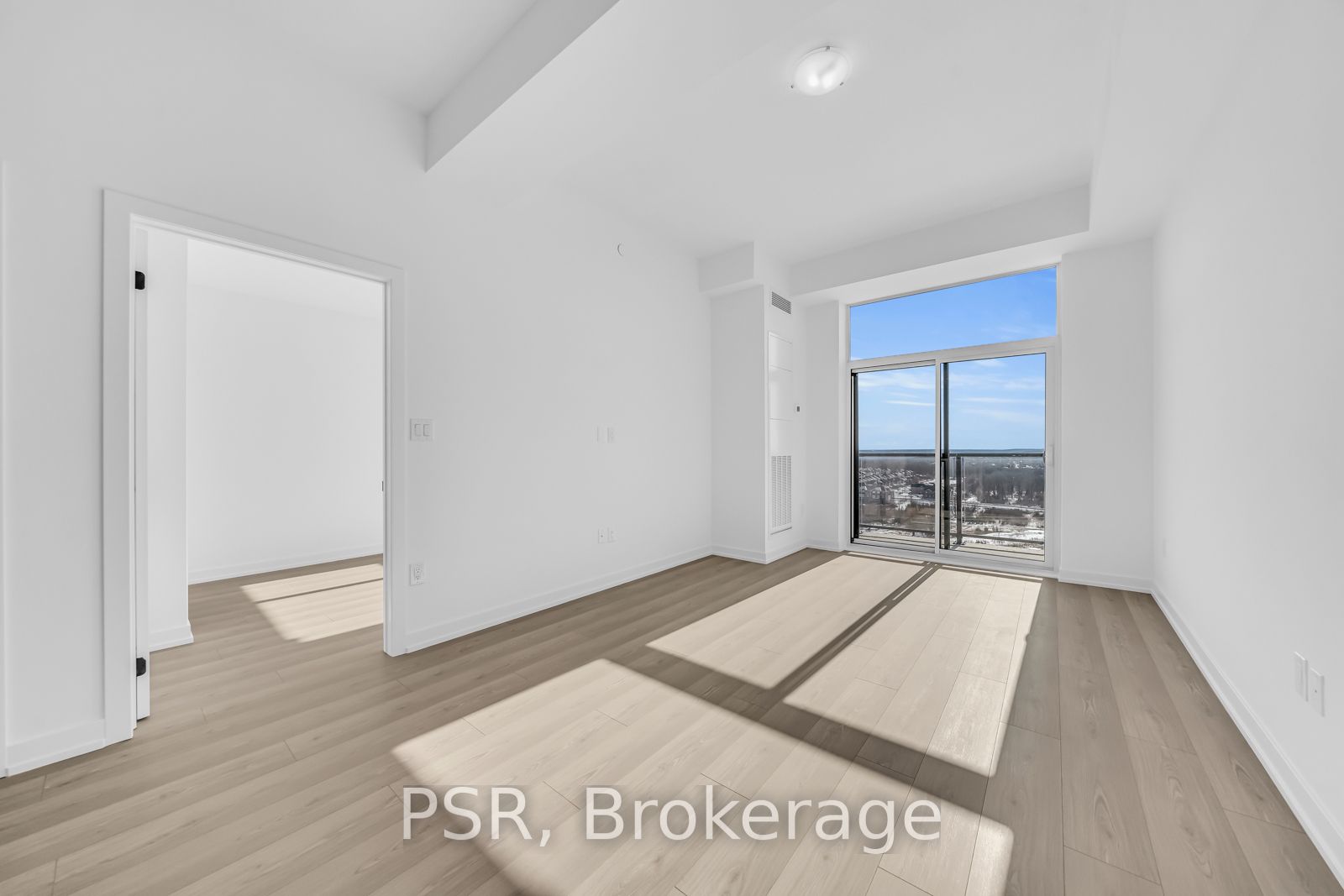 450 Dundas St E, #1213