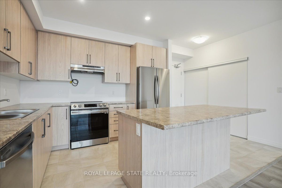 5 Hamilton St N, #408