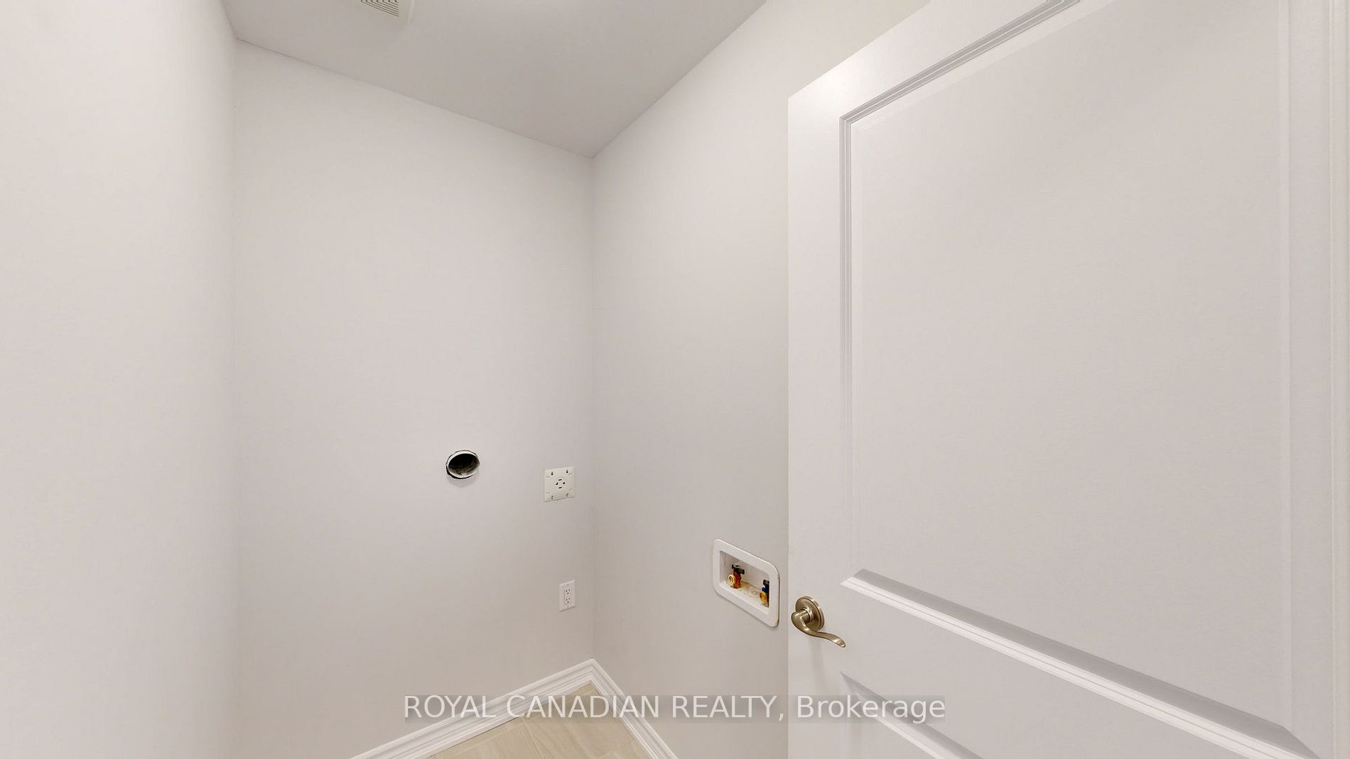 290 Equestrian Way, ##5