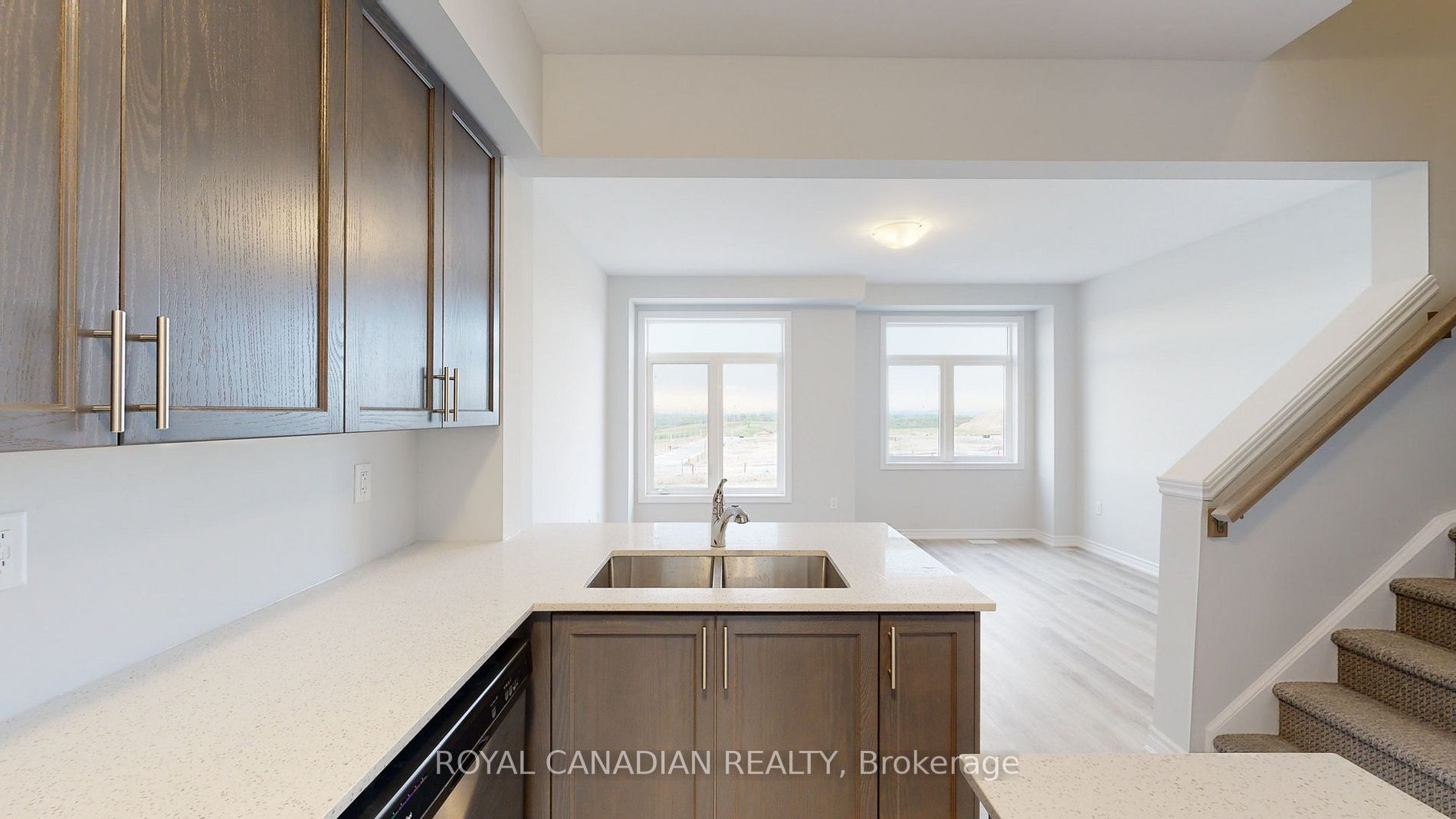 290 Equestrian Way, ##5