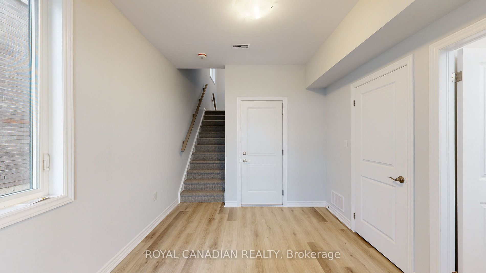 290 Equestrian Way, ##5