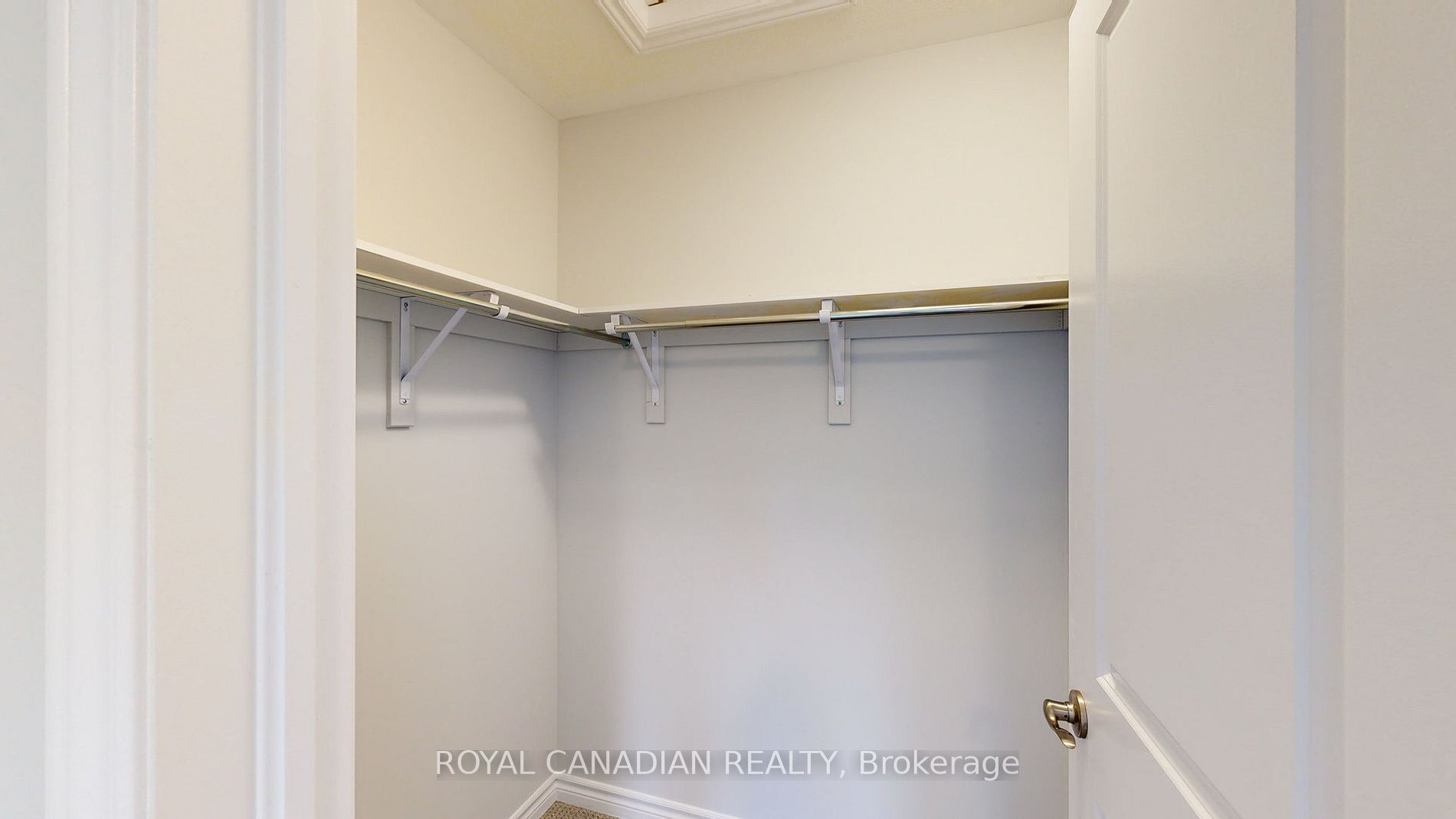 290 Equestrian Way, ##5