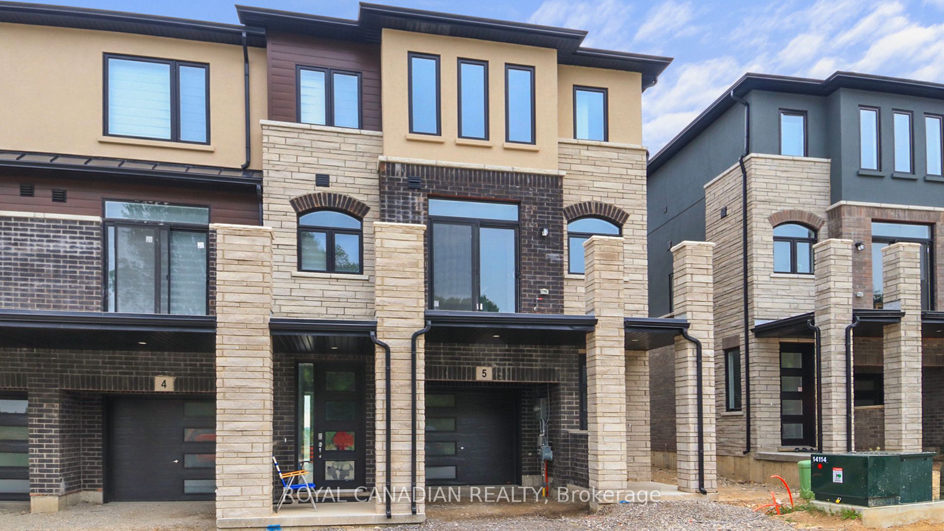 290 Equestrian Way, ##5