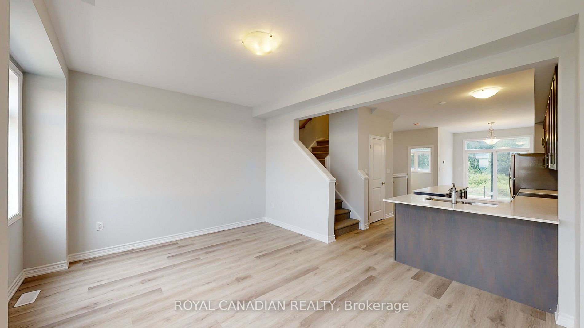 290 Equestrian Way, ##5