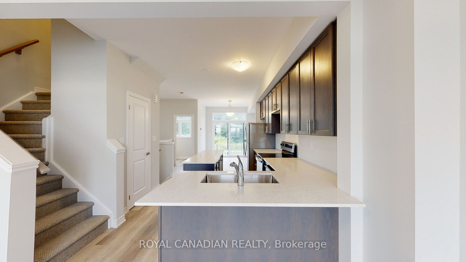 290 Equestrian Way, ##5