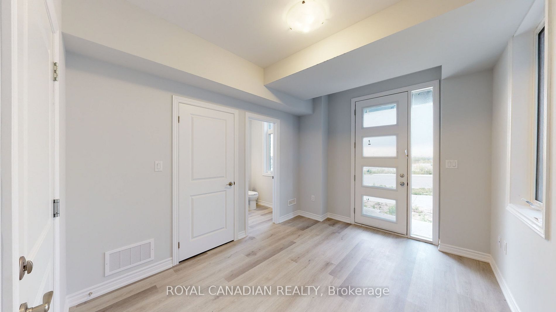 290 Equestrian Way, ##5