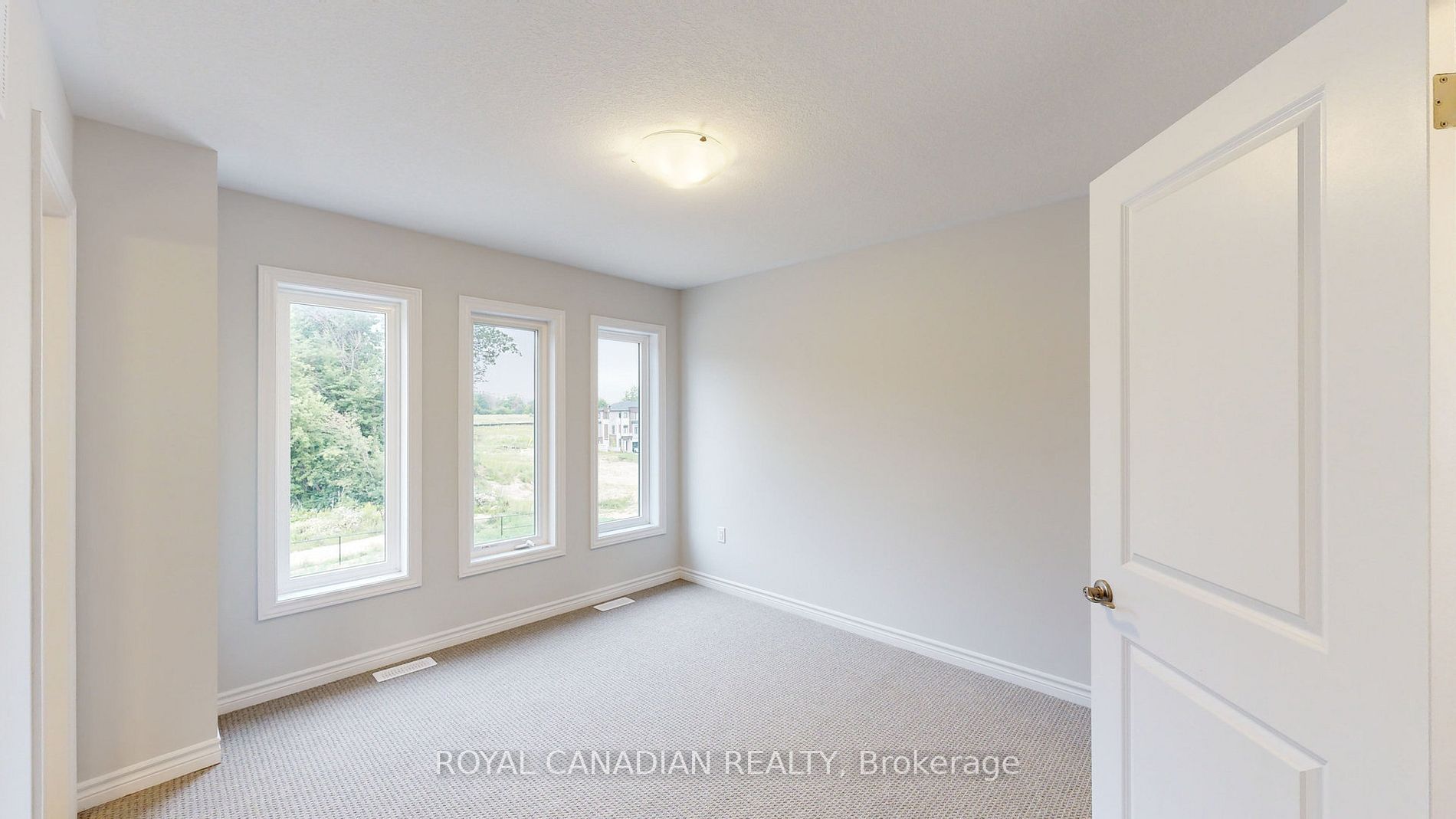 290 Equestrian Way, ##5