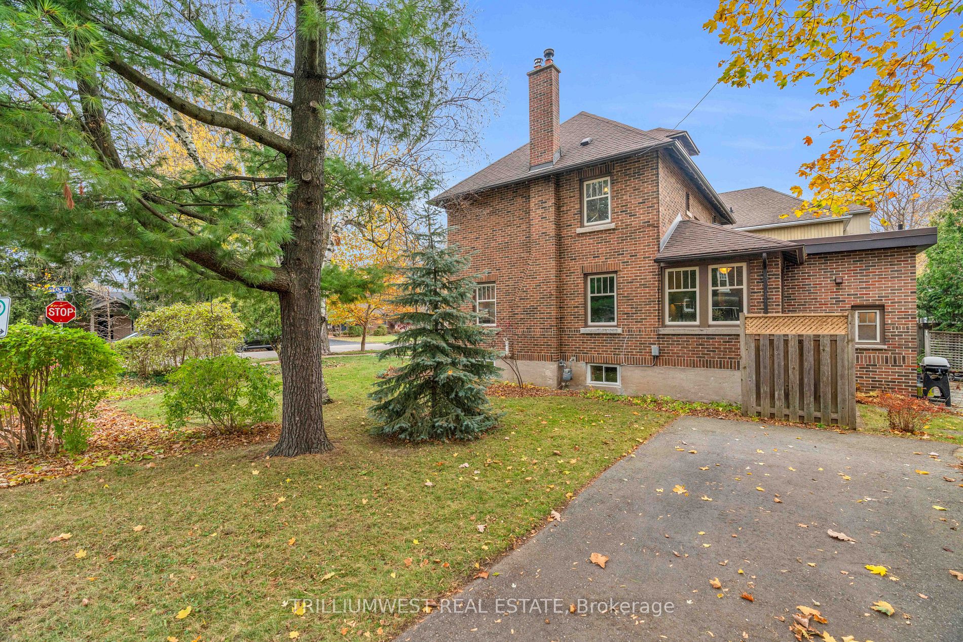 30 Dean Ave